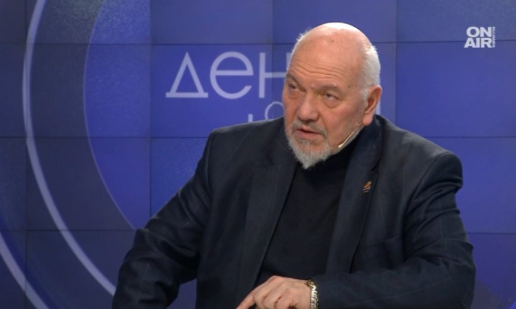 Проф. Александър Маринов: В тези бурни времена България може да остане сама