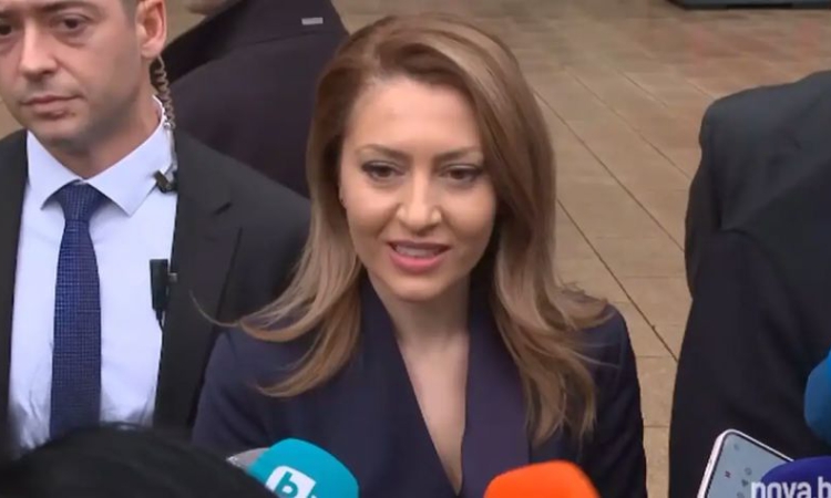 Консултациите при президента: Рая Назарян отказа да бъде служебен премиер