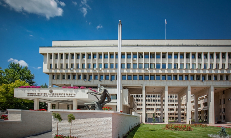 МВнР обвини Скопие в манипулация с твърденията за организирана от ЕС среща с България