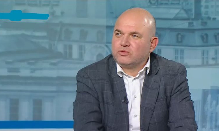 Владислав Панев: Ако Гюров бъде избран за служебен премиер, той ще е равно отдалечен от всички