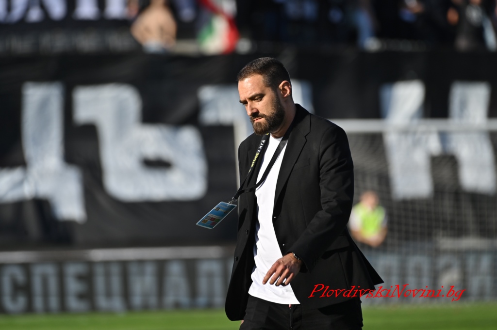 Шеф в Локо Пд: Работим по привличането на заместник на Хуан Переа