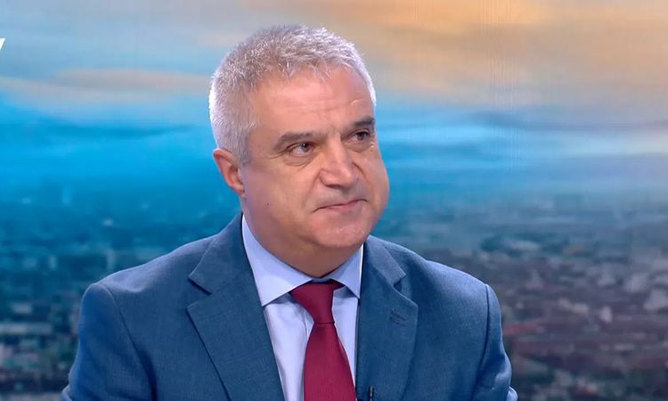 Радев от АИКБ с коментар за продажбата на "Лукойл" и еврото