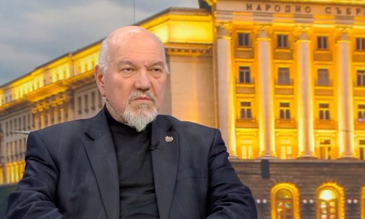 Проф. Александър Маринов: Радев няма естествен партньор в този парламент