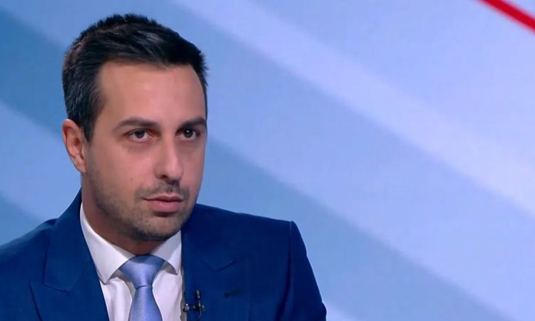Деян Николов от "Възраждане": С орязването на секциите извън ЕС наказваме Пеевски