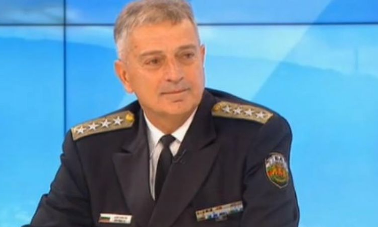 Ефтимов: Не са летели американски военни самолети, докато летище „Васил Левски“ беше затворено