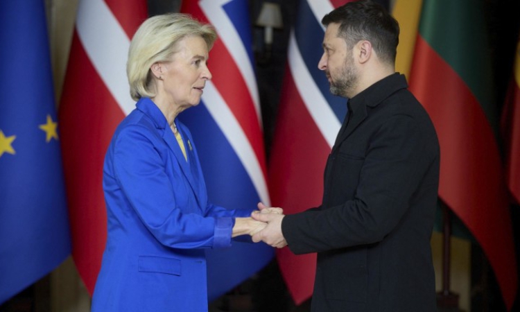 ЕК не се ангажира с конкретна дата за еврочленство на Украйна