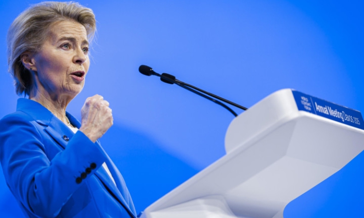 ЕК пришпорва Украйна за ремонта на нефтопровода "Дружба"