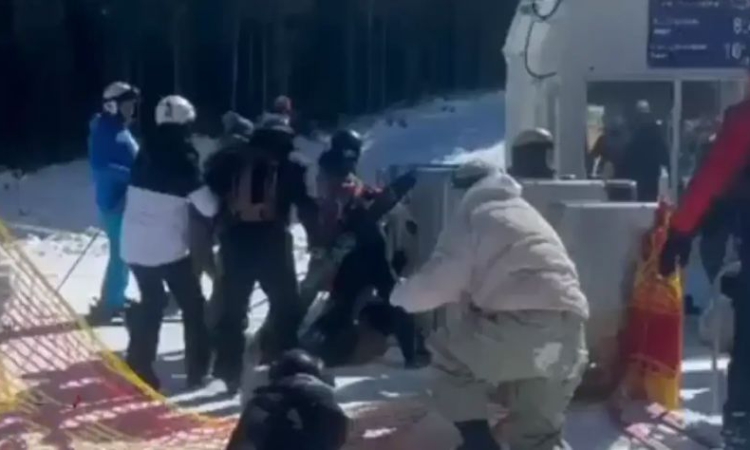 Пребиха израелски туристи на ски лифта в Банско