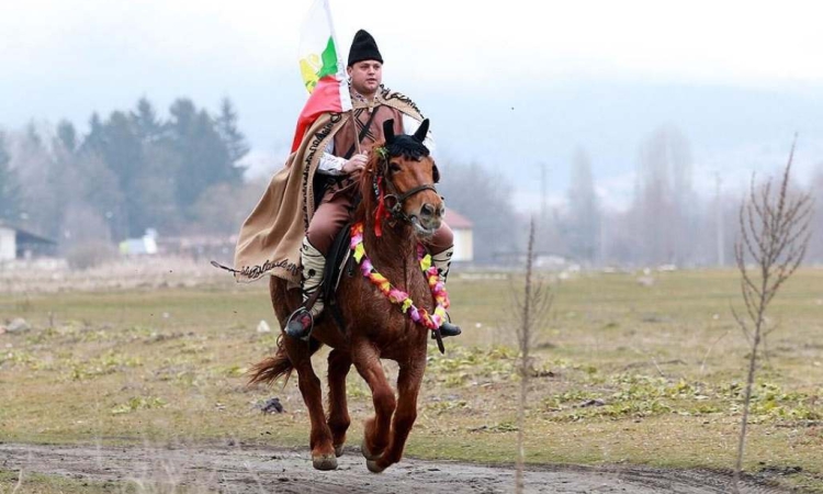 Колко българи празнуват имен ден на Тодоровден
