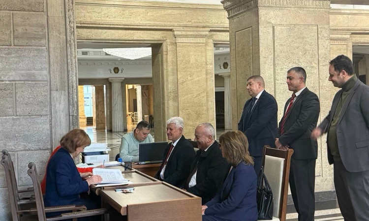 Регистрираха коалицията на Румен Радев „Прогресивна България“ в ЦИК