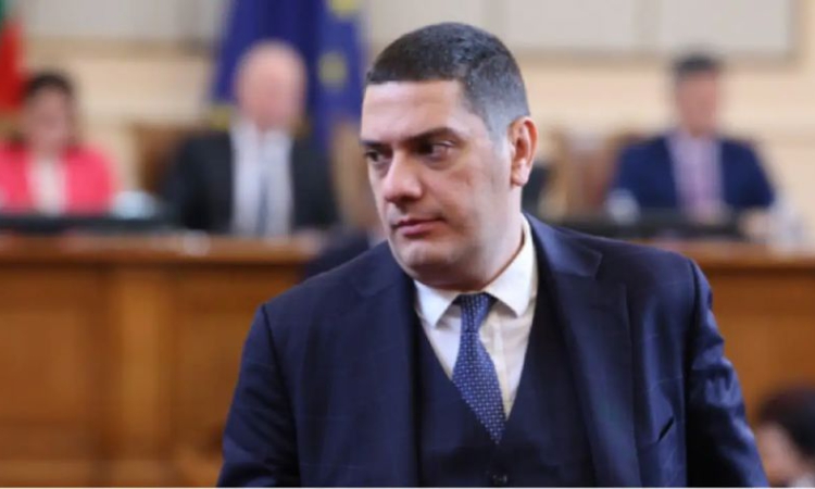 Христо Гаджев: Явно ситуацията с кабинета "Гюров" е потресаваща, щом играят ядрената карта