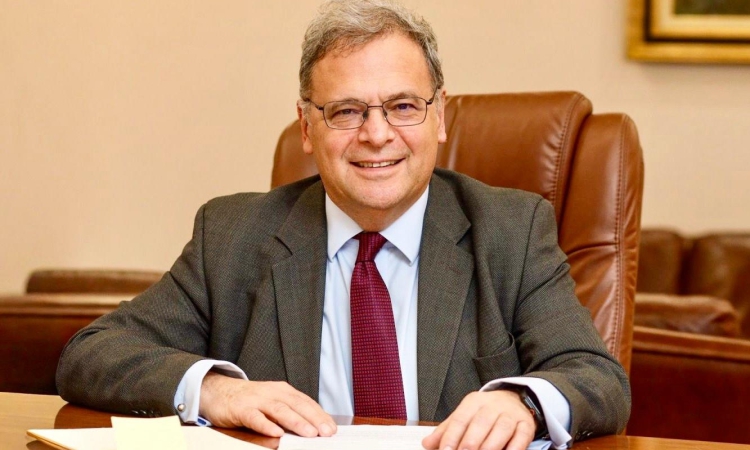 Министър Юлиян Попов: Много бързото вдигане на цените на горивата е странно