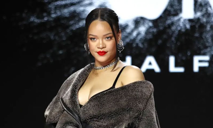 Стрелба срещу дома на Риана в Бевърли Хилс