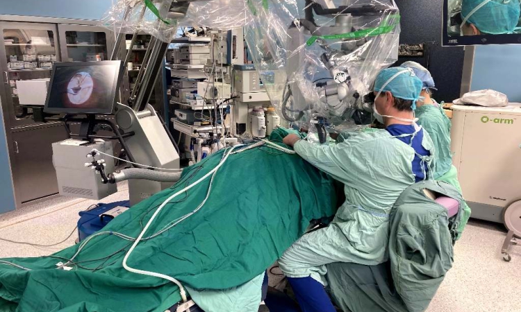 Роботизирана система подпомогна поставянето на кохлеарен имплант в Интегралния център на УМБАЛ „Свети Георги“