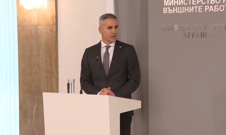 Кабинетът ще сезира КС, ако НС го задължи да ратифицира членството в Съвета за мир