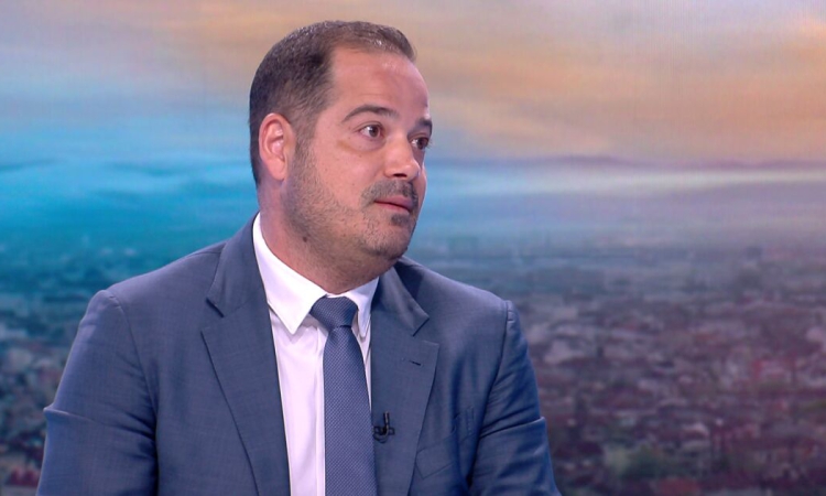 Калин Стоянов: Денков за пореден път публично излъга, че като премиер бил одобрил само трима от директорите, които аз съм сменил