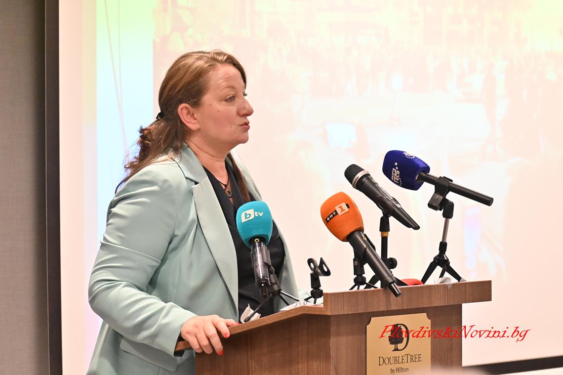 Деница Сачева: Политиката не е Тик Ток, непрекъснатите заявки за нови лица в политиката са помпане на въздух