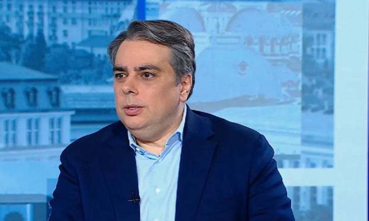 Асен Василев: Ще гласува ли Румен Радев заплатите на ВСС да станат минимални, ако продължат да не спазват закона?