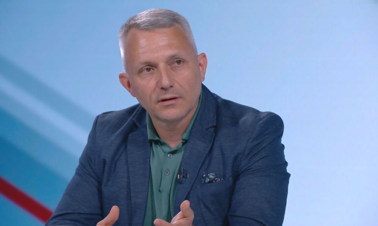 Хаджигенов: Шубета са и Радев, и Борисов!