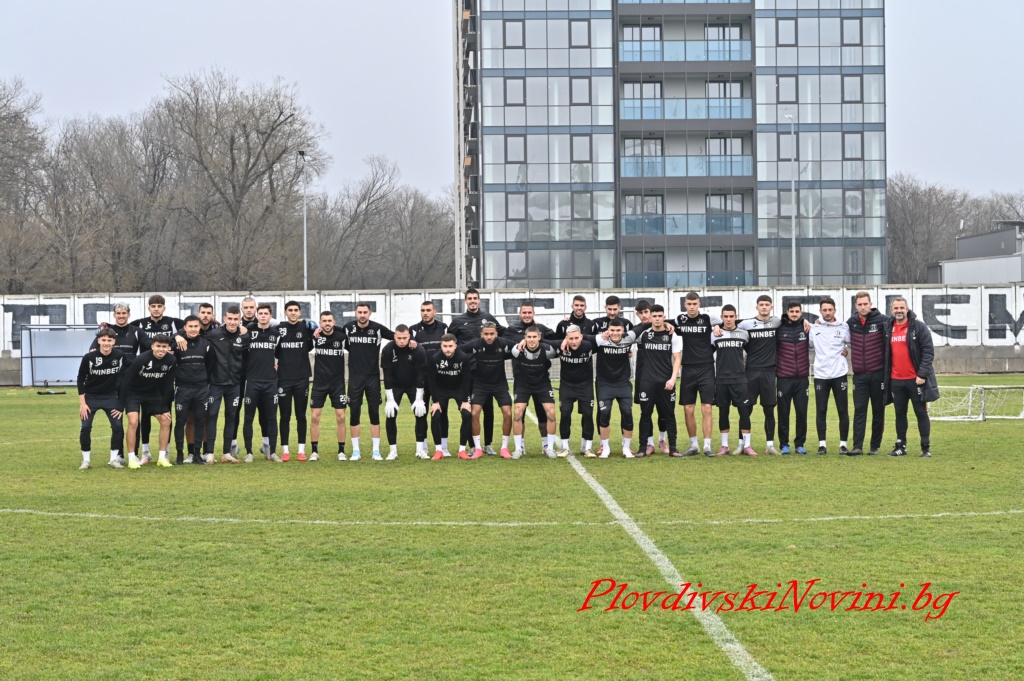 Групата на Локомотив за визитата на Ботев Враца