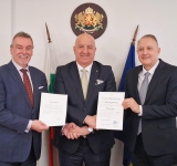 Н. Пр. Мирослав Томан връчи нов мандат на почетния консул в Пловдив проф. Иван Соколов