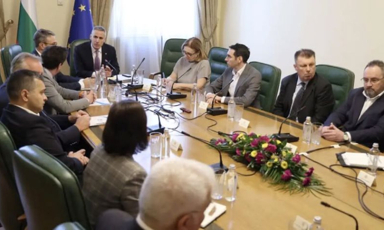 Гюров и Трайков се срещнаха с представители на Българската петролна и газова асоциация