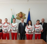 Министър Илиев награди медалистите от Европейското първенство по стрелба с лък