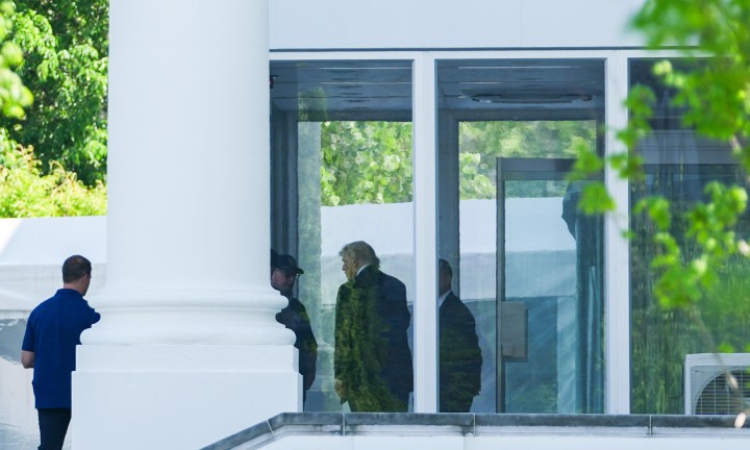 Среща при Тръмп за иранската блокада на Ормузкия пролив