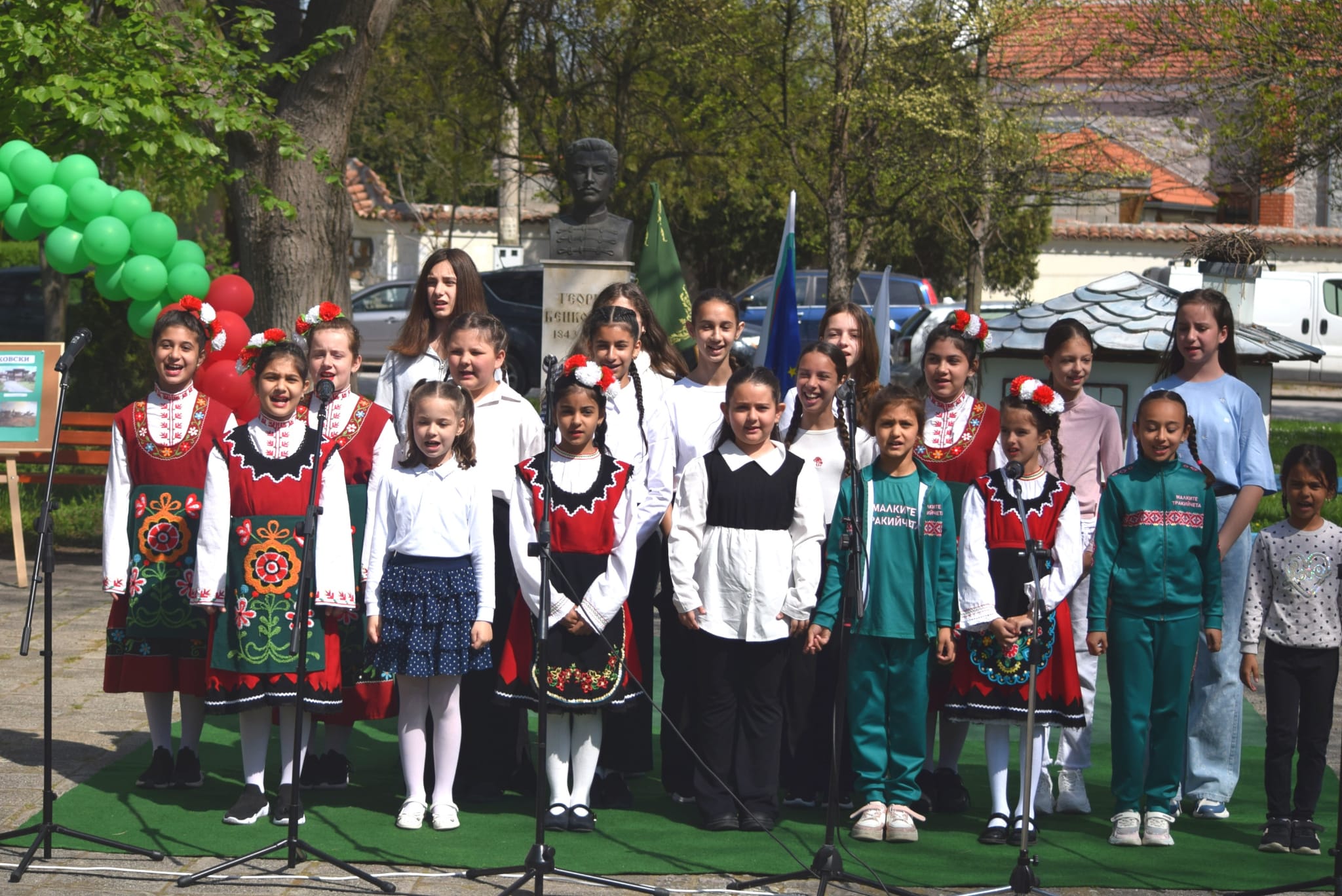 Деца пресъздадоха събитията от 1876 година в Бенковски 