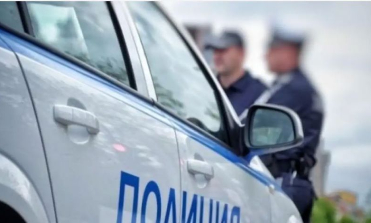 Шофьор прегази въоръжен с мачете мъж в Разград