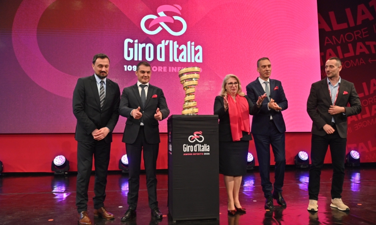 Giro d’Italia в Пловдив - спечели велосипед и чуй легендите на БГ рока на Античния театър