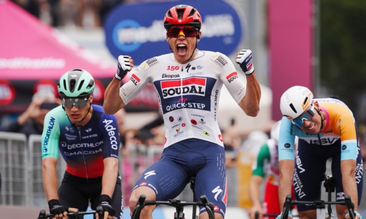 Французин триумфира в откриващия етап от #Giro d’Italia от Несебър до Бургас