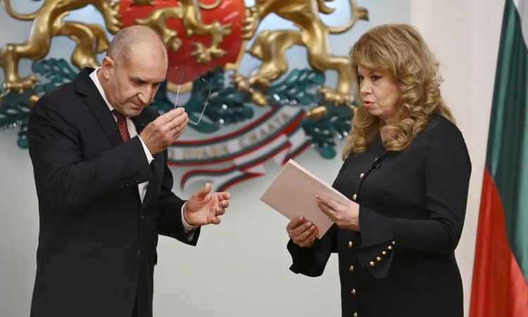 Ройтерс: В България чакат да видят доколко проруско ще бъде правителството на Радев