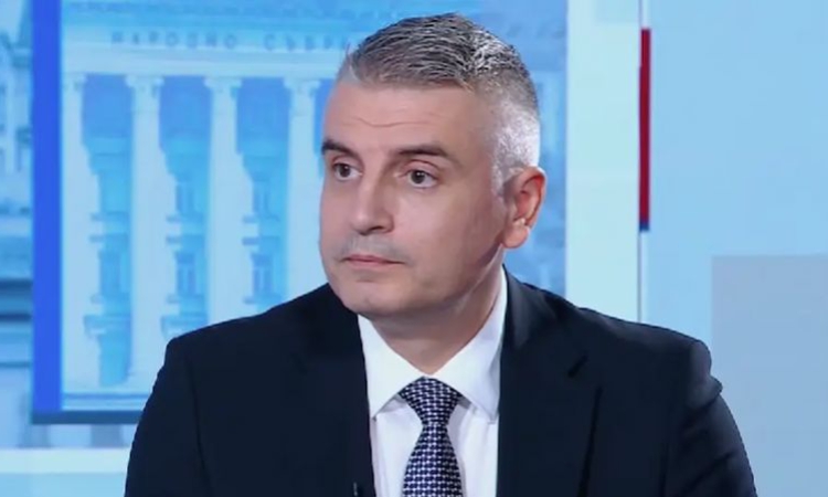 Рибарски за спирането на военната помощ за Украйна: Външнополитическо прострелване в крака