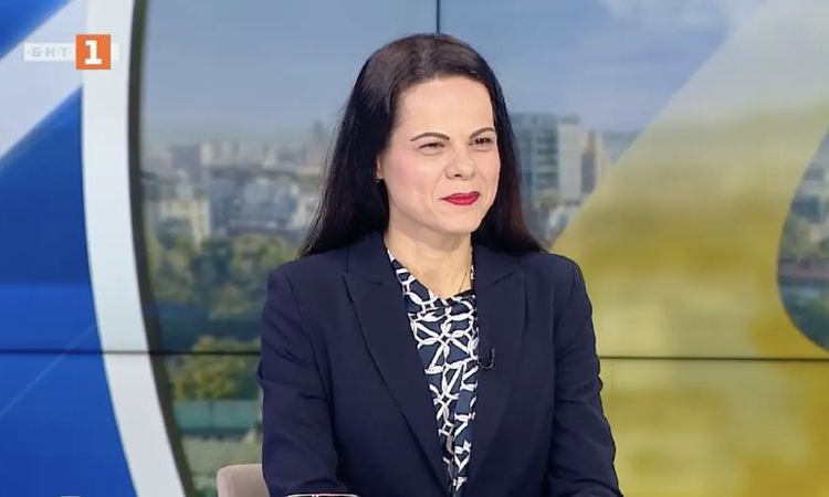 Министър Катя Ивкова: Пари има, проблемът е в управлението